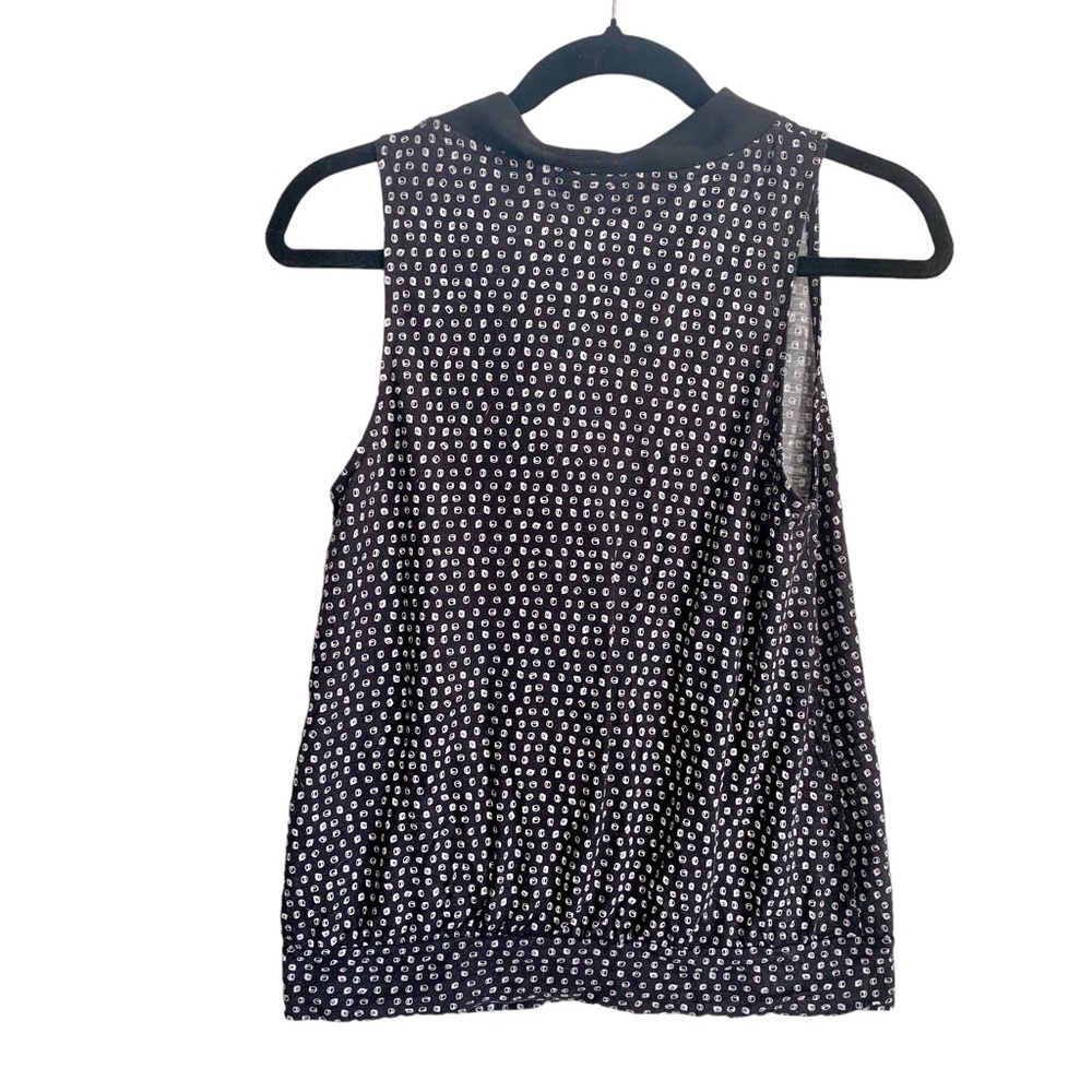 Deletta Top Abstract Pattern With Tie - image 5